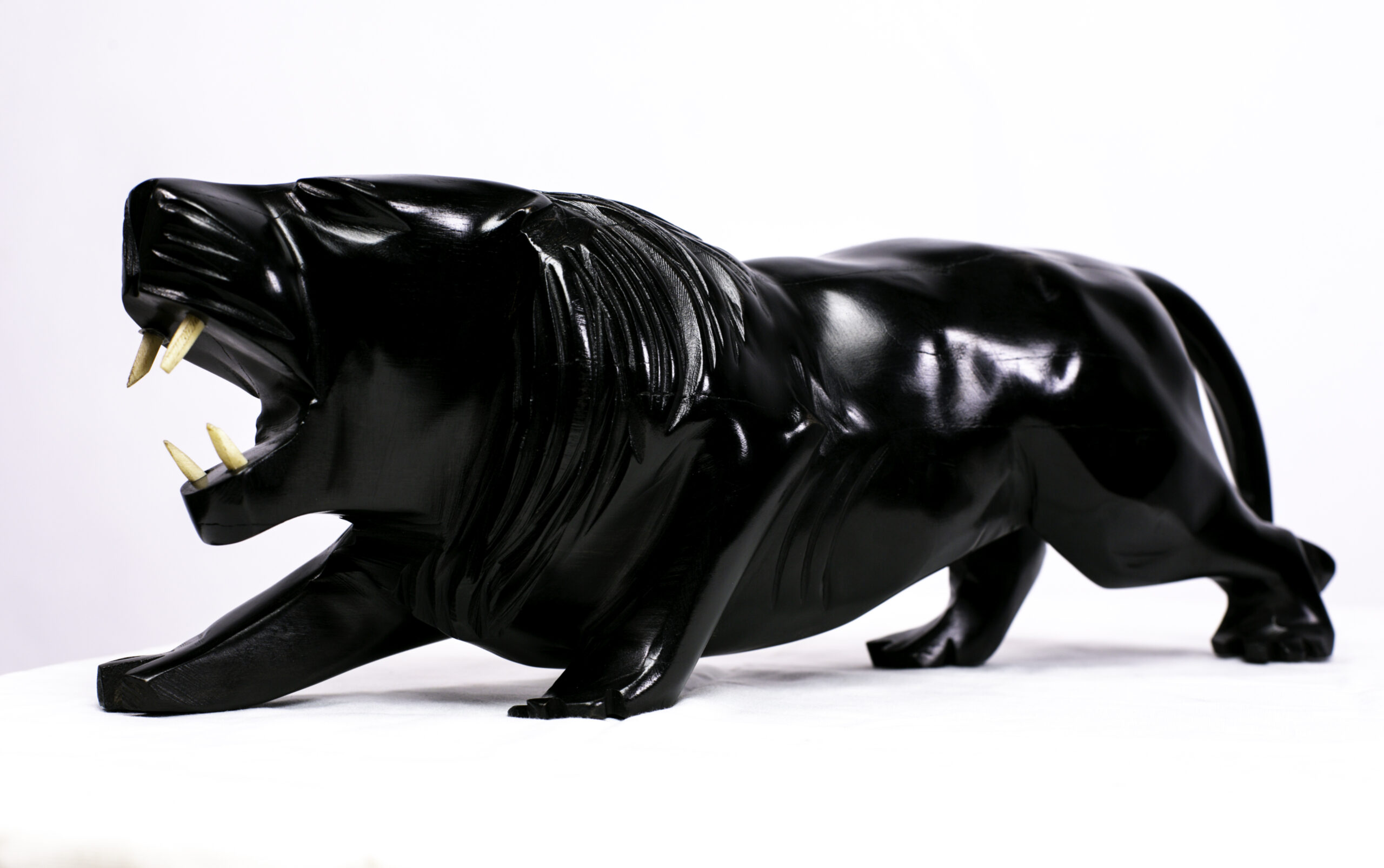 Image principale-1 Lion en ébène noir (grand modèle) – Image 1