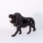 Statuette Lion Africain - Noir & Beige – Image 4